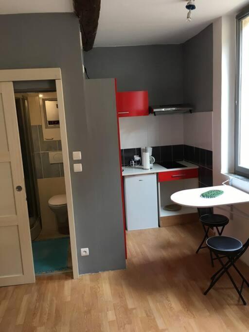 Jolie Studio Dans Le Centre Historique De Appartement *